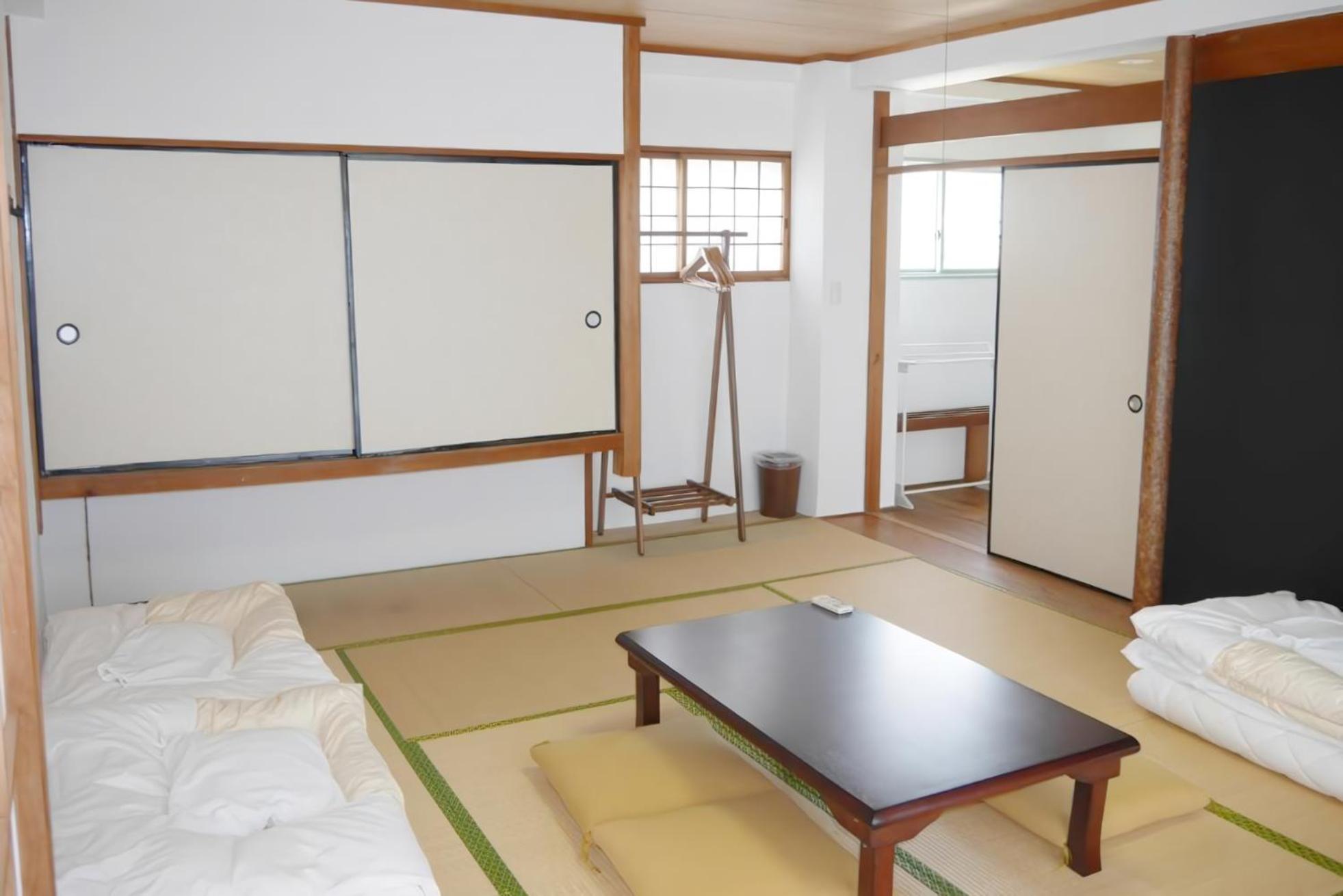J-Hoppers Lake Biwa Guesthouse Otsu Room photo